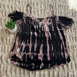 Cold shoulder pink and black distressed top
